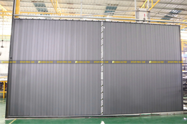 Cửa xếp lá nhôm đặc